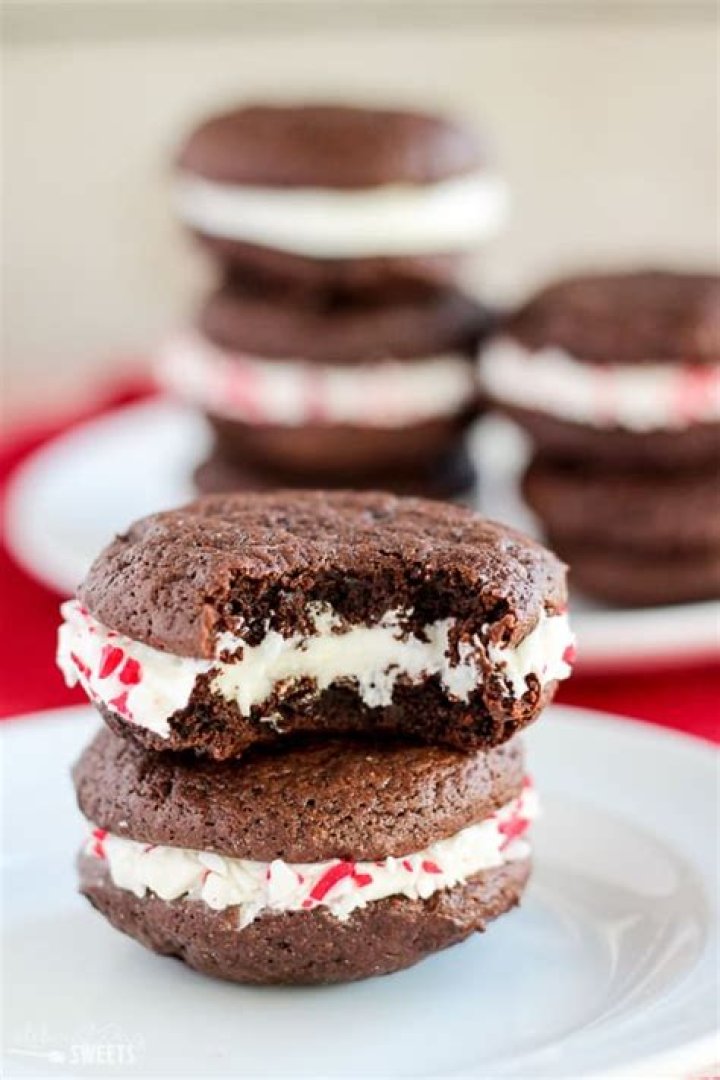 Chocolate Peppermint Sandwich Cookies - The perfect holiday cookie!