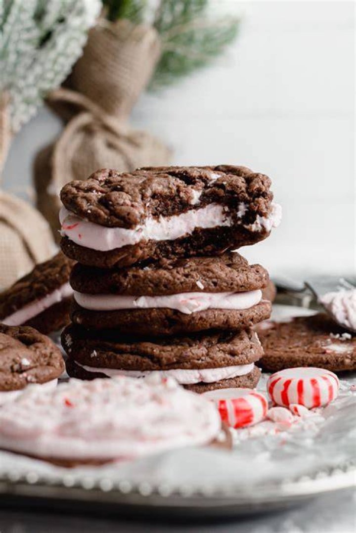 Stack of peppermint sandwich cookies.